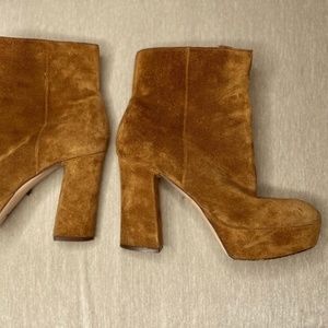 Gianvito Rossi Suede Booties